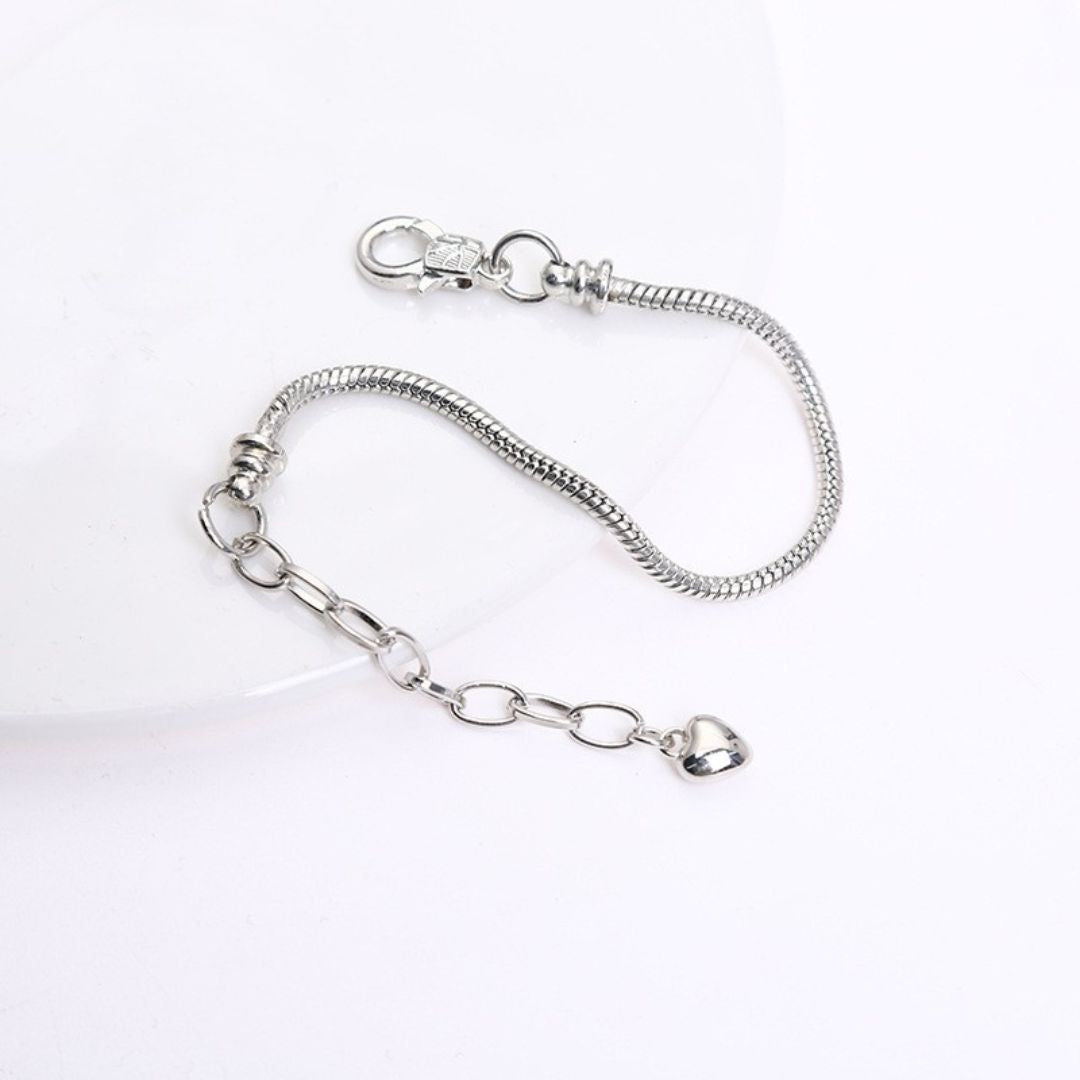 Sleek Silver Chain Bracelet