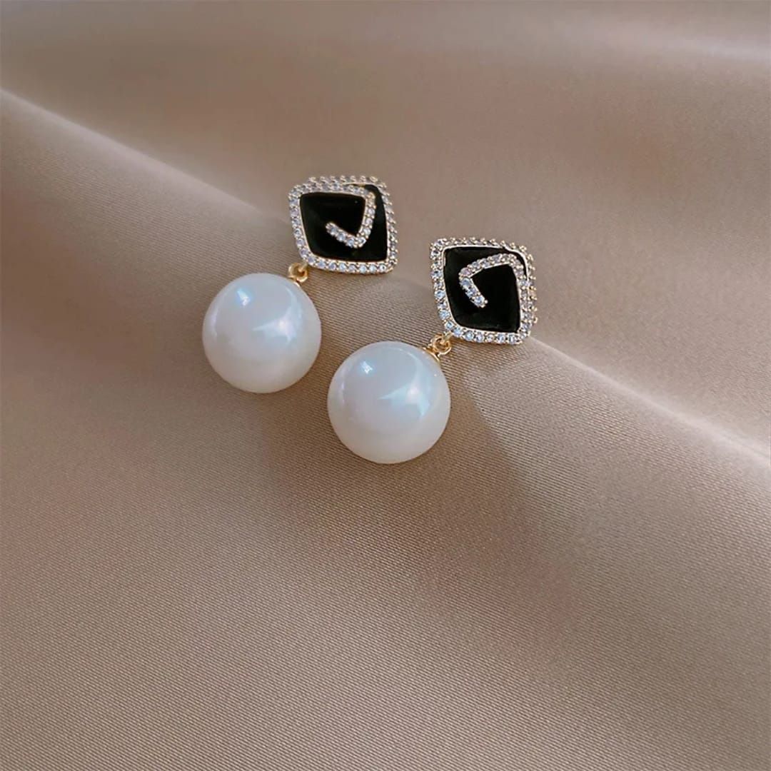 Pearl Blossom Dangler Earring