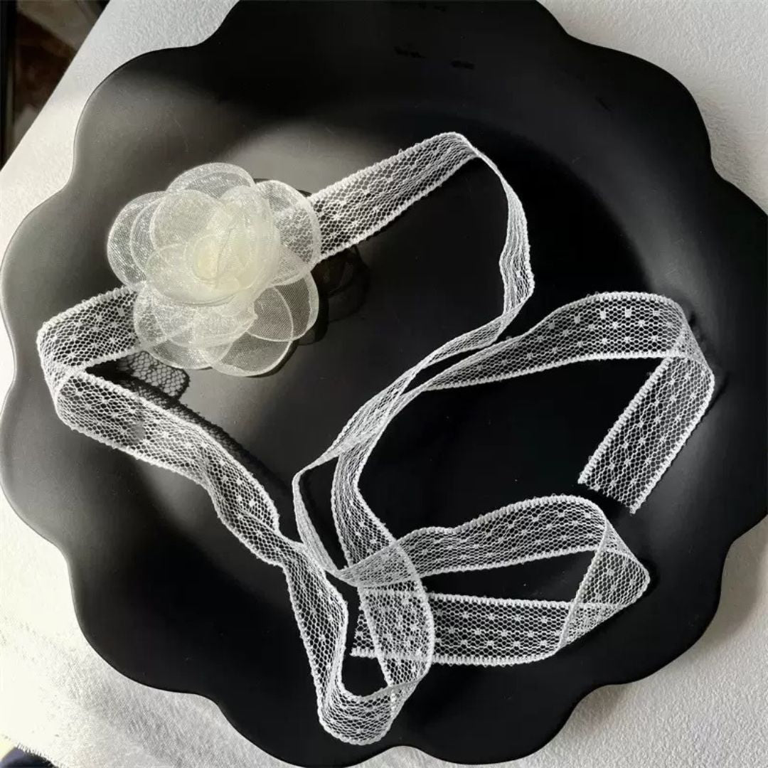 Dainty Mesh Flower Necklace