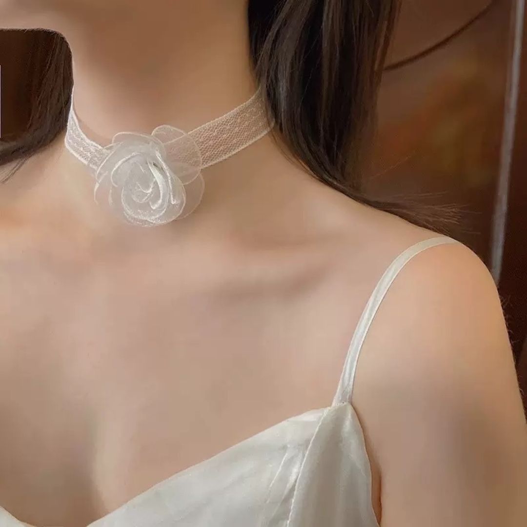 Dainty Mesh Flower Necklace