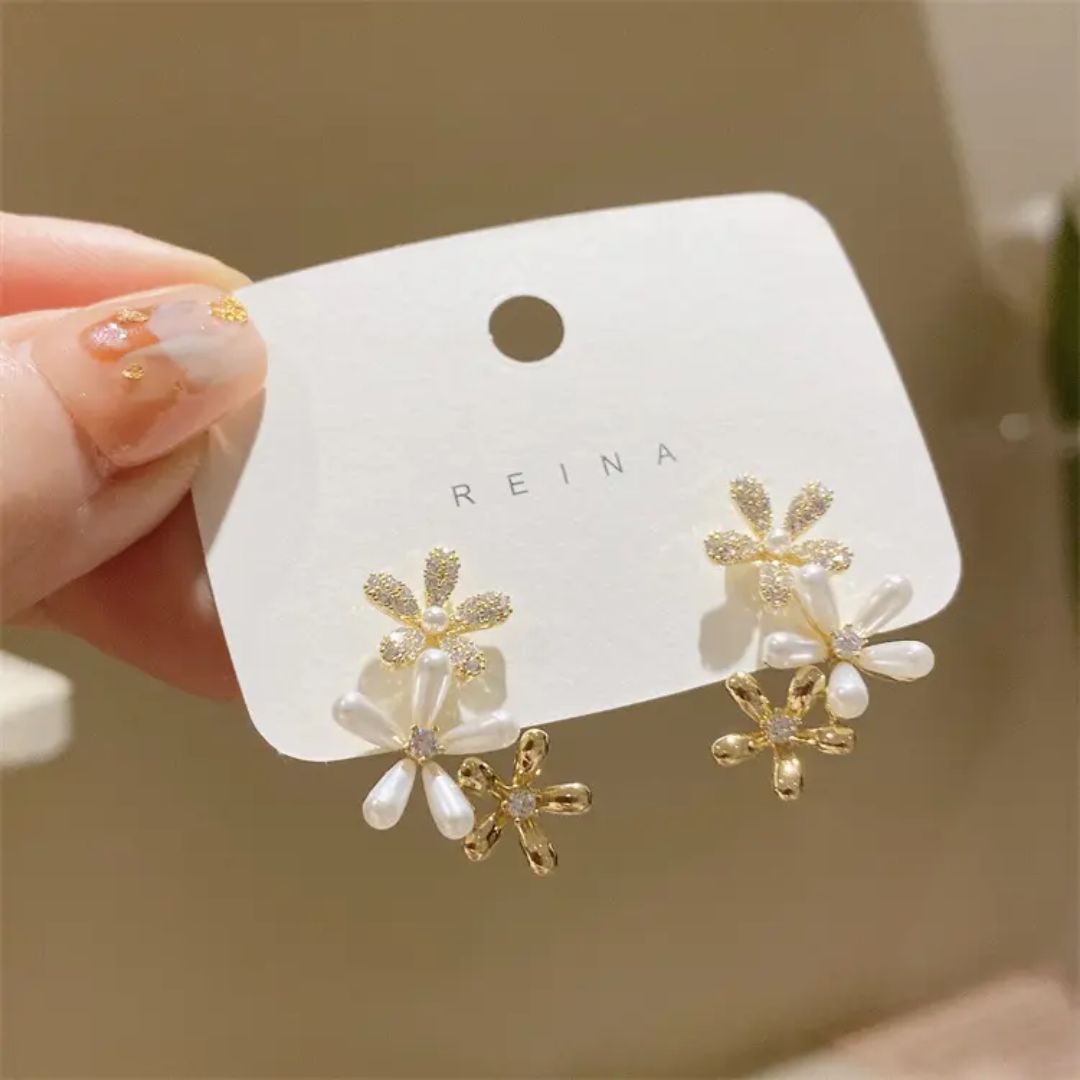 Floral Grace Pearl Earrings