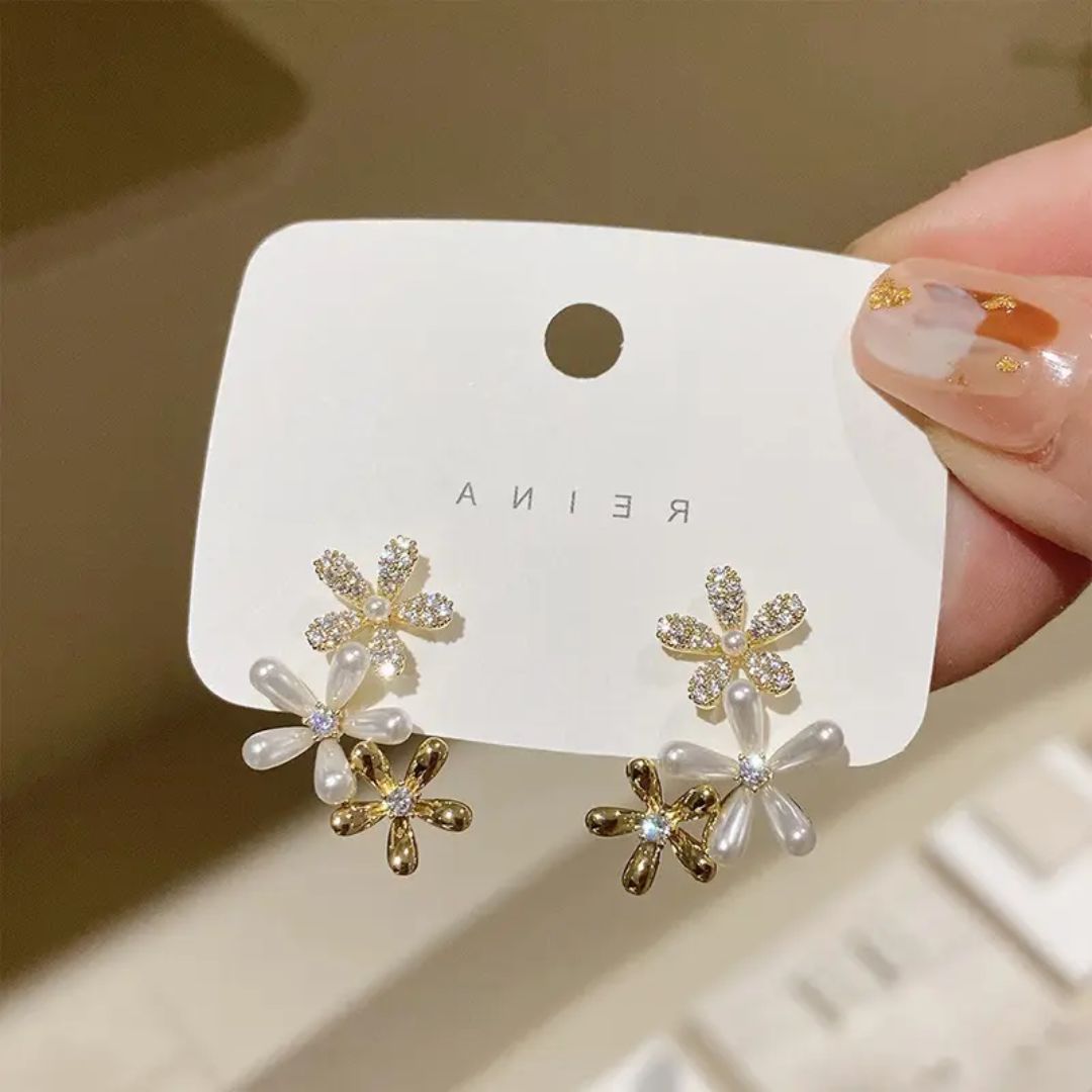 Floral Grace Pearl Earrings