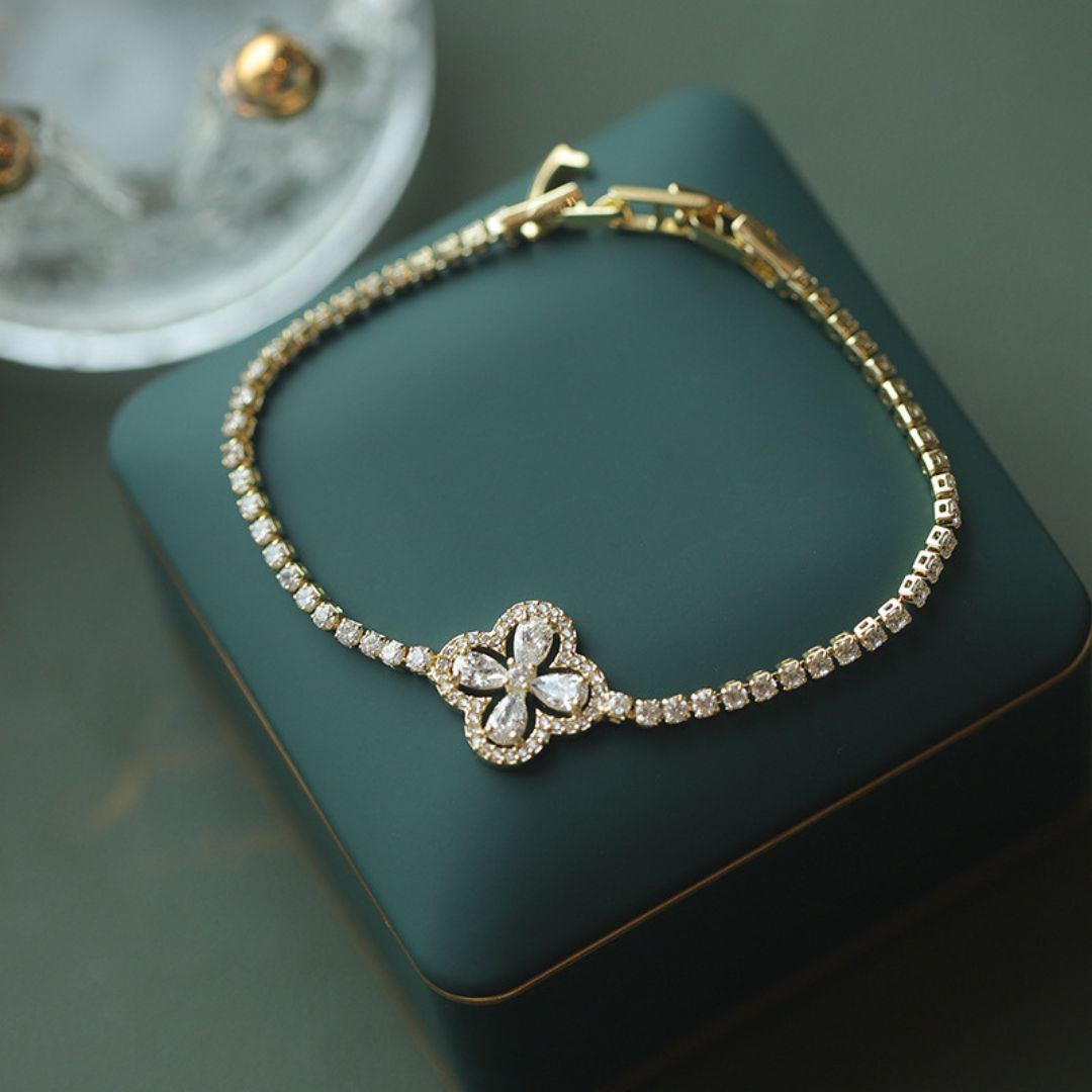 Eternal Clover Bracelet