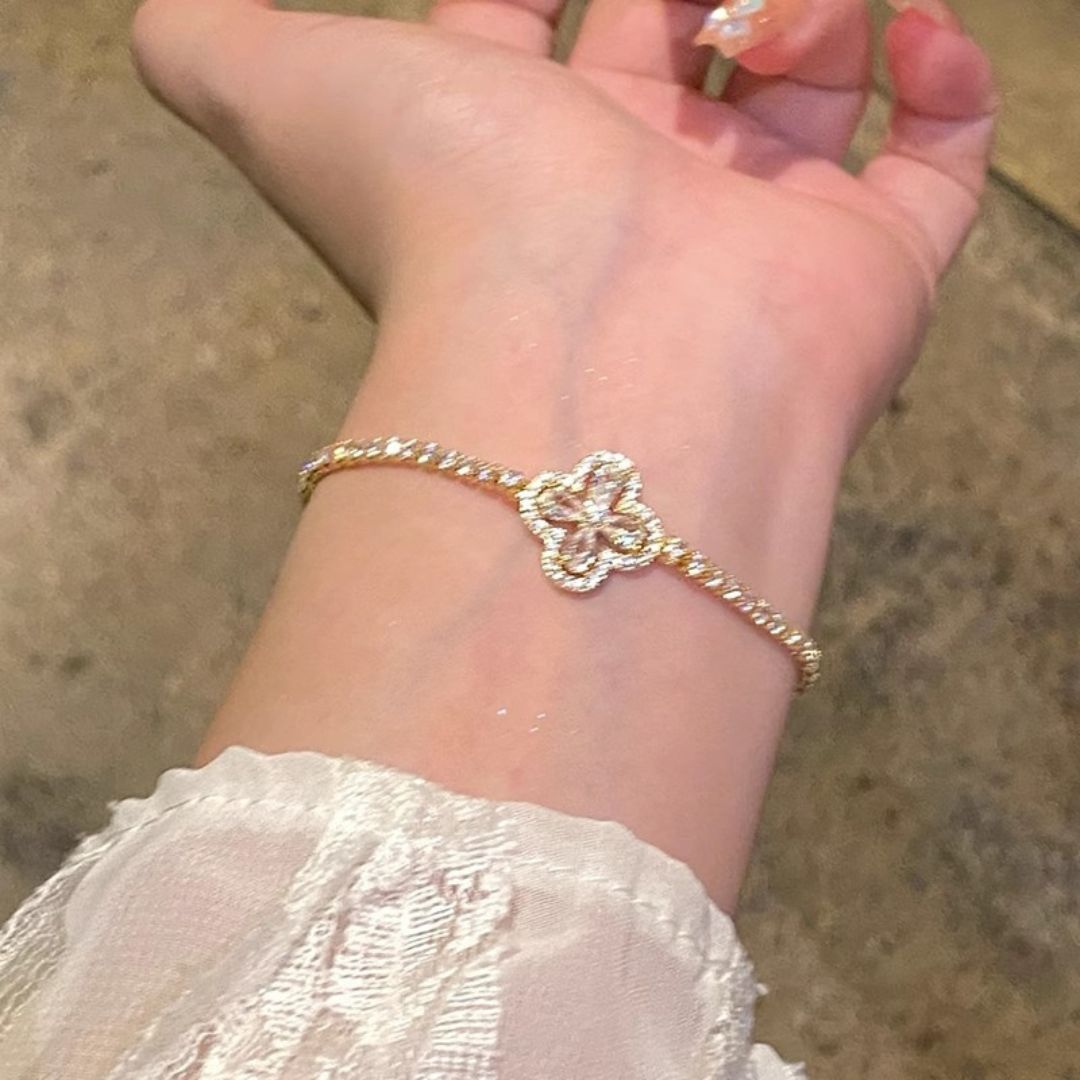 Eternal Clover Bracelet