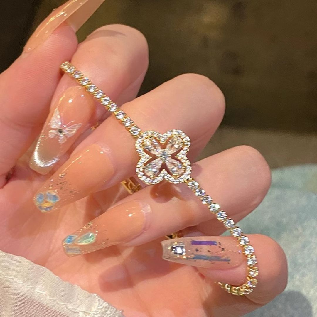 Eternal Clover Bracelet