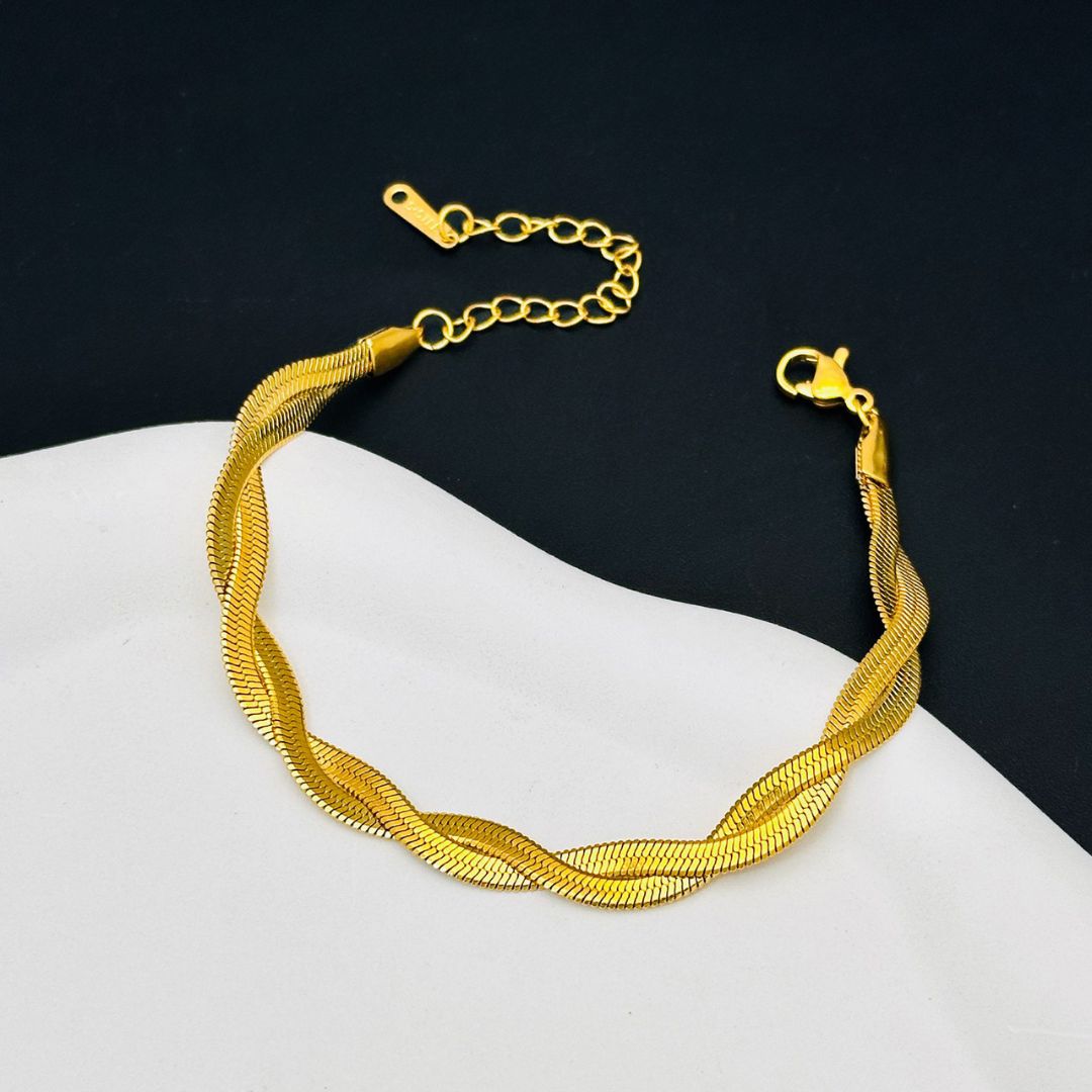 Dainty Golden Layers Bracelet