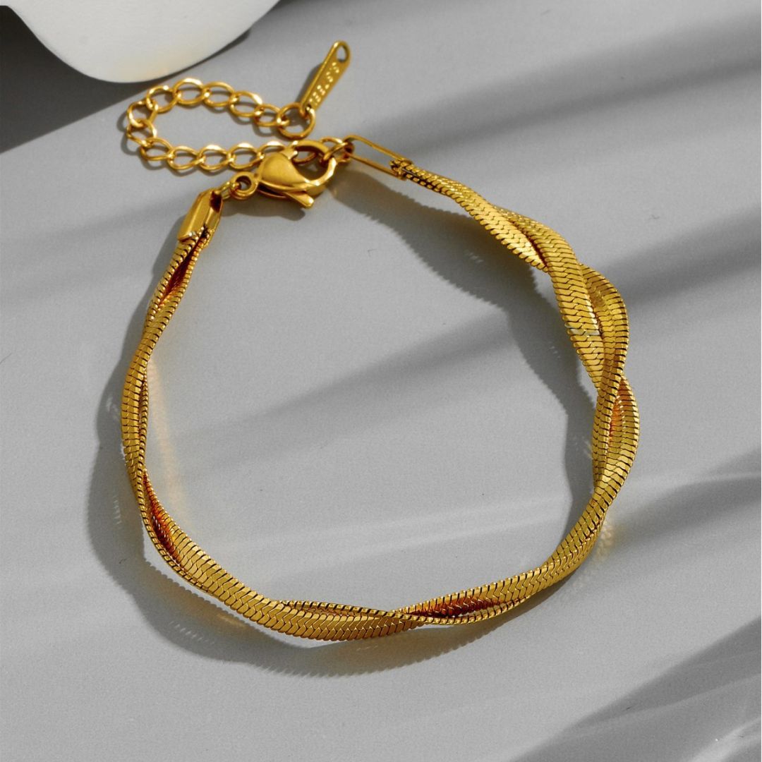 Dainty Golden Layers Bracelet