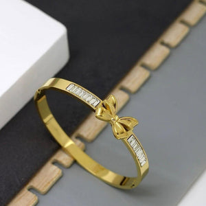 Golden Bow Bracelet