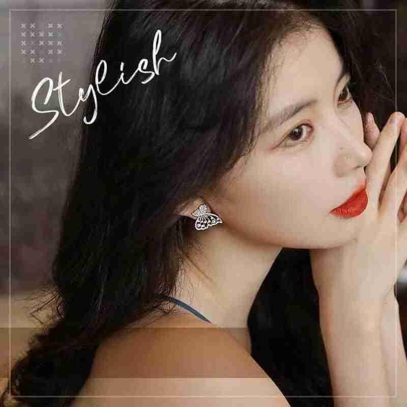 Glow Kiss Butterfly Earring
