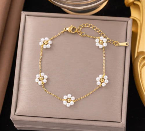 Floral Pearl Chain Bracelet