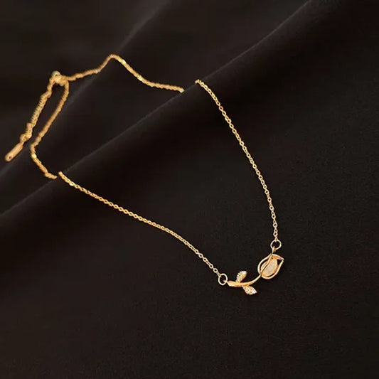 As Fresh As Daisy Neckpiece