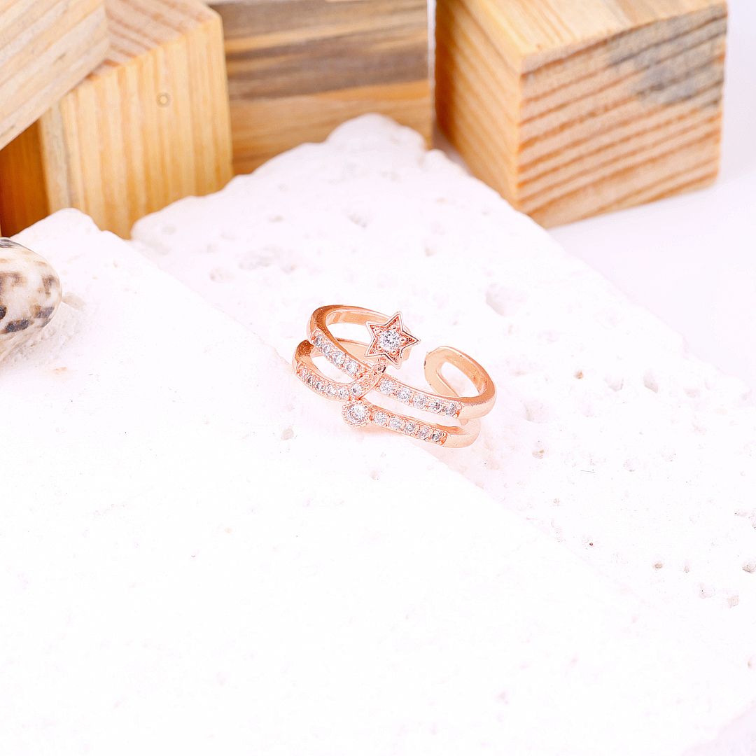 Bling Blogger Star Ring