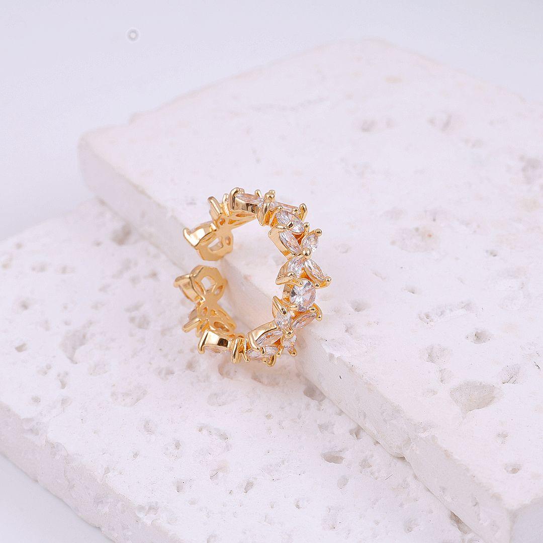 Float like a butterfly Ring