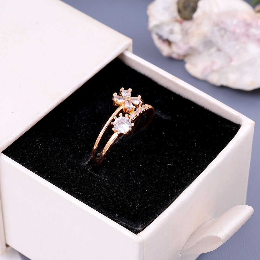 Bling Blogger Golden Stone Ring