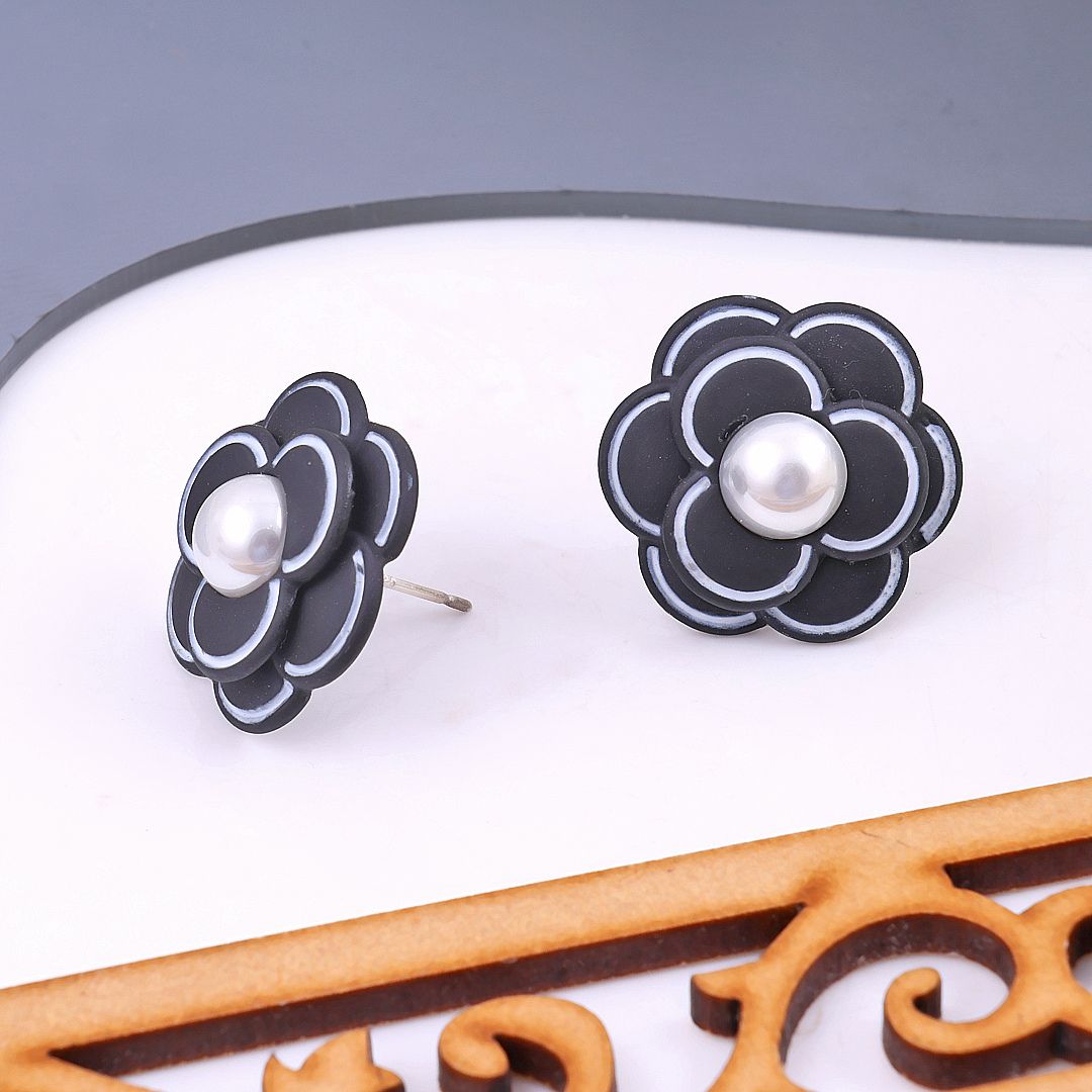 Black flower earrings