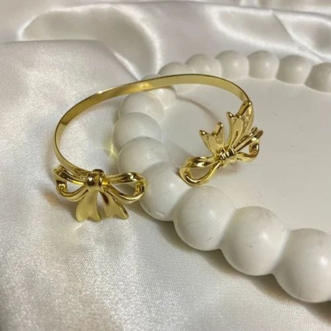 Golden Bow Bracelet