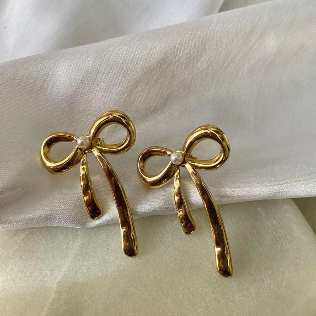 Golden Girlie Bow Earring