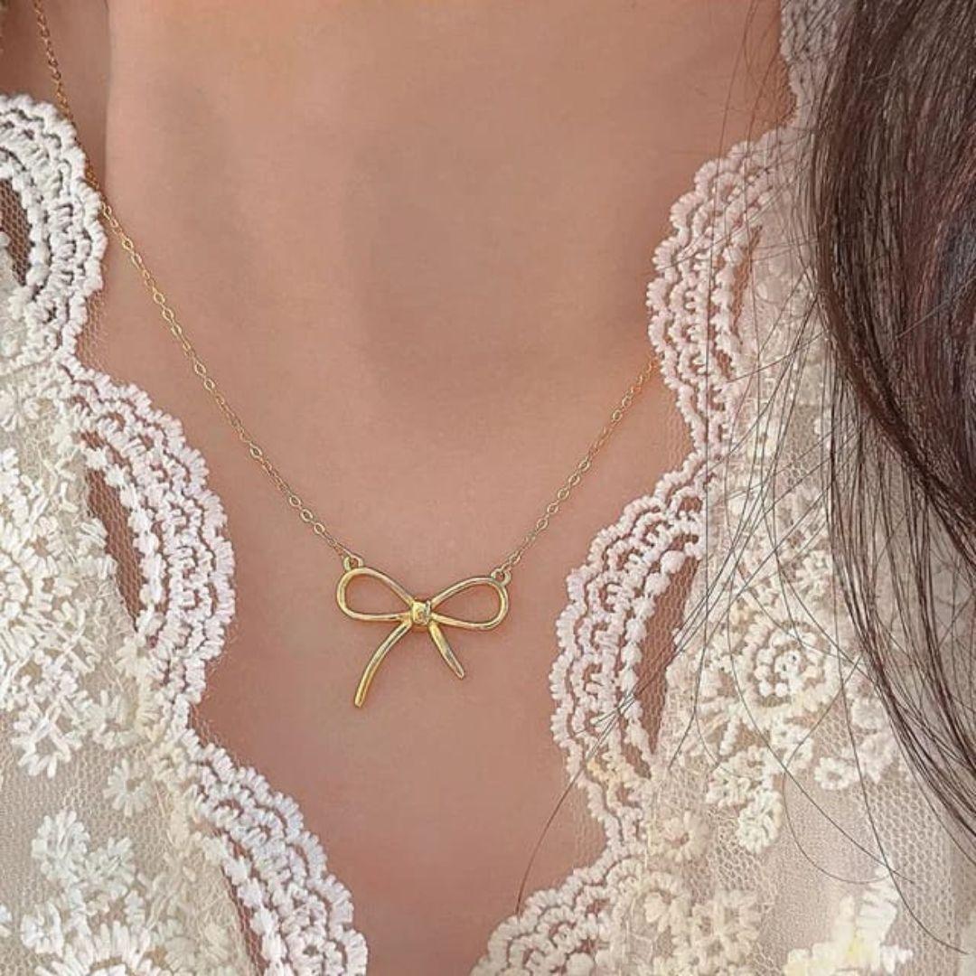 Regal Bow Necklace