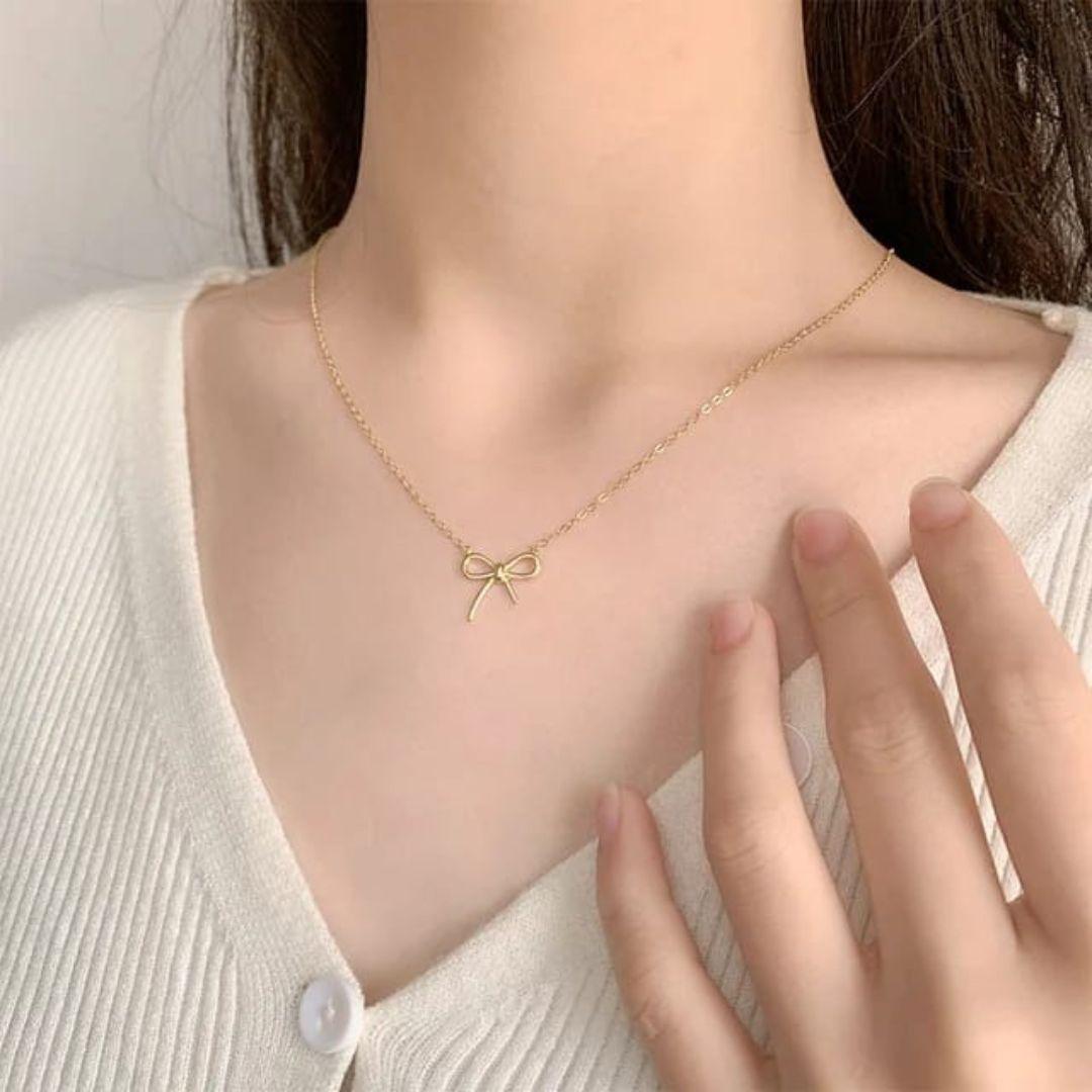 Regal Bow Necklace