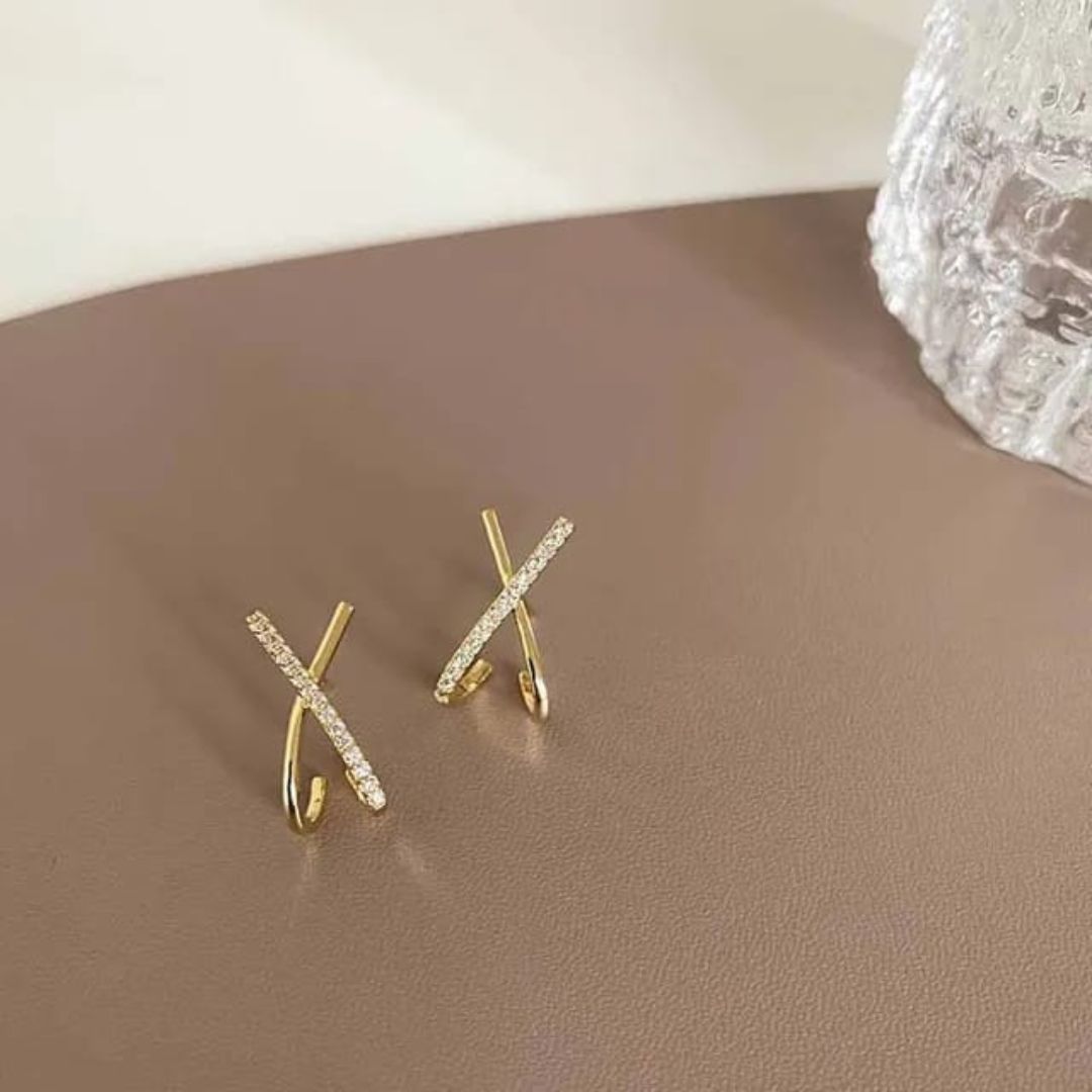 Cross Over Minimal Earring