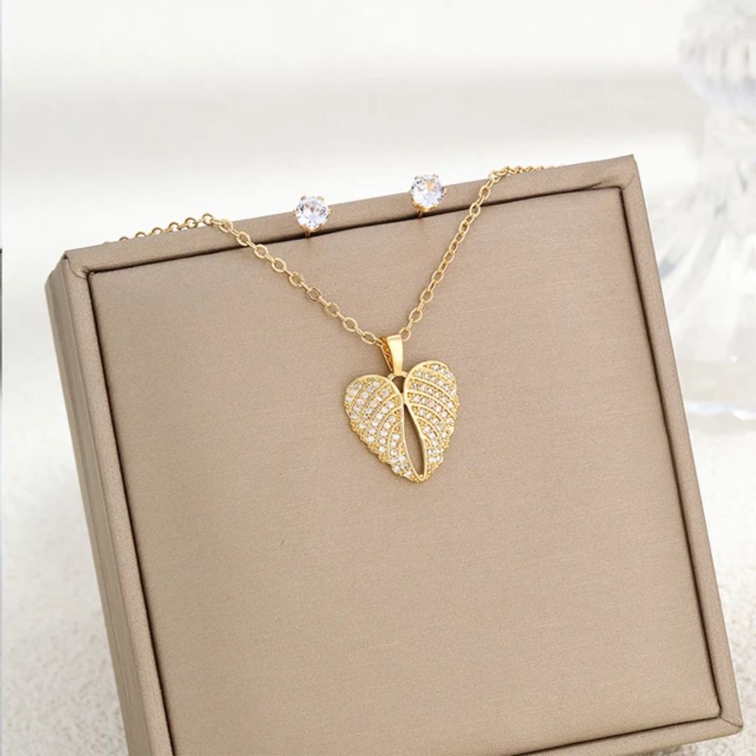 Follow Your Heart Neckpiece