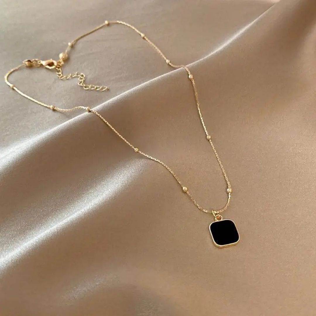 Golden Wink necklace
