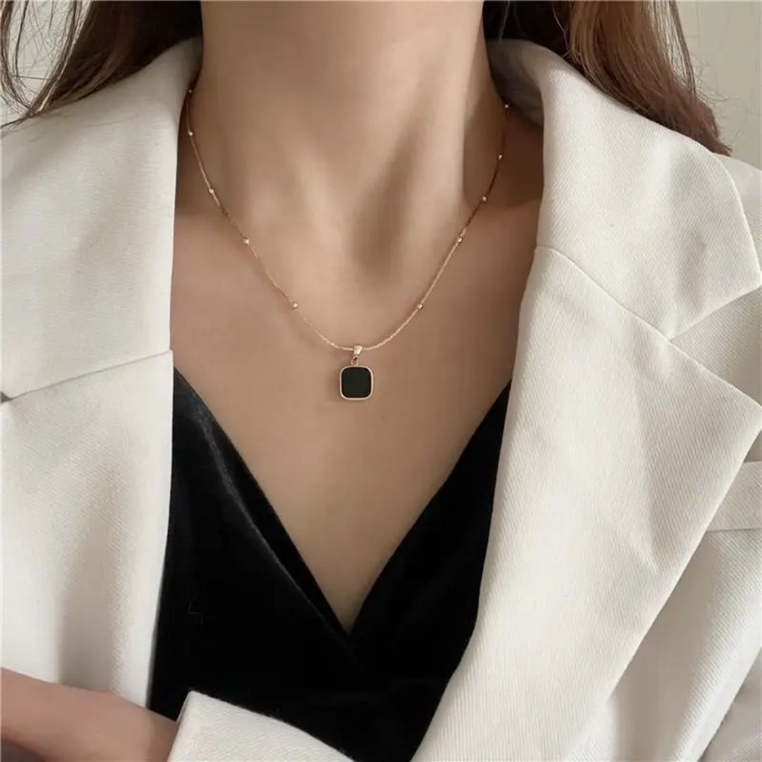 Golden Wink necklace
