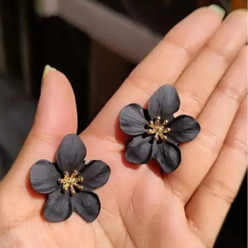 Black Blossom Earring