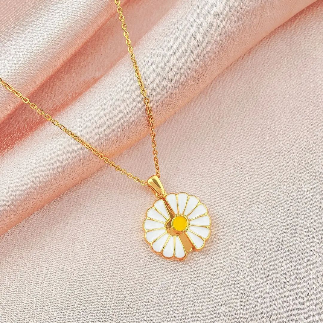 Daisy Bloom Necklace