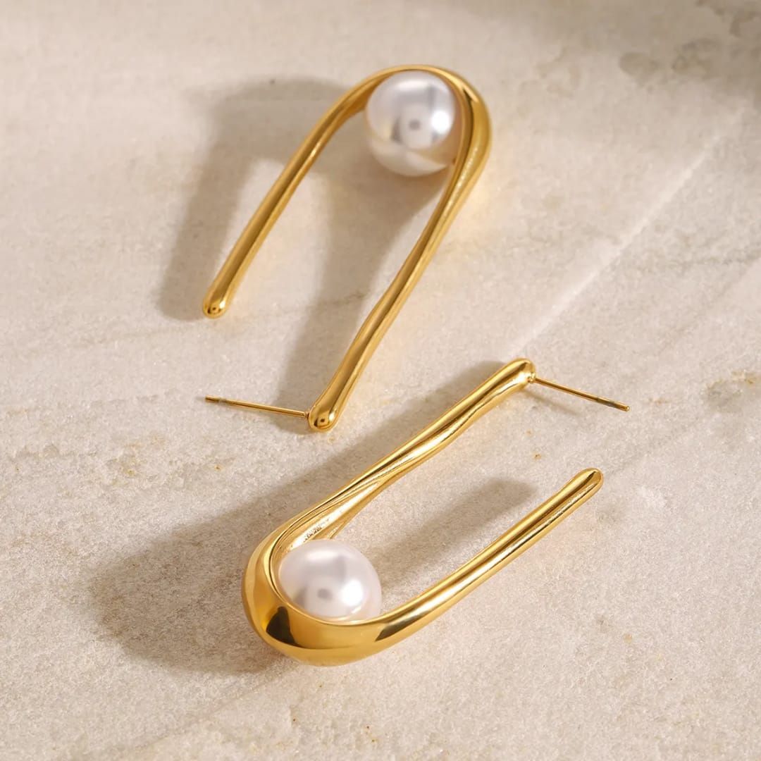 Pearl Glide Earring