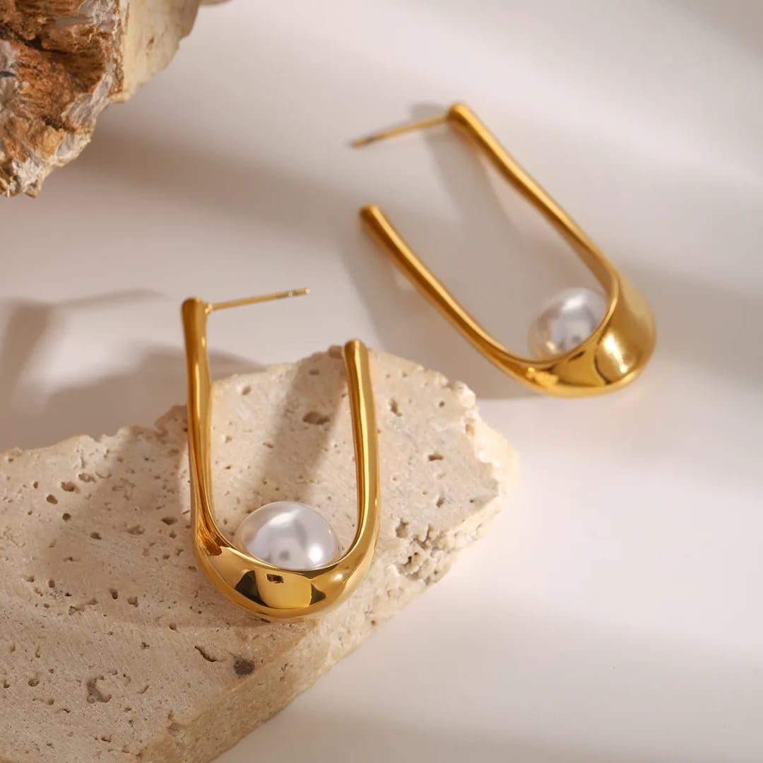 Pearl Glide Earring