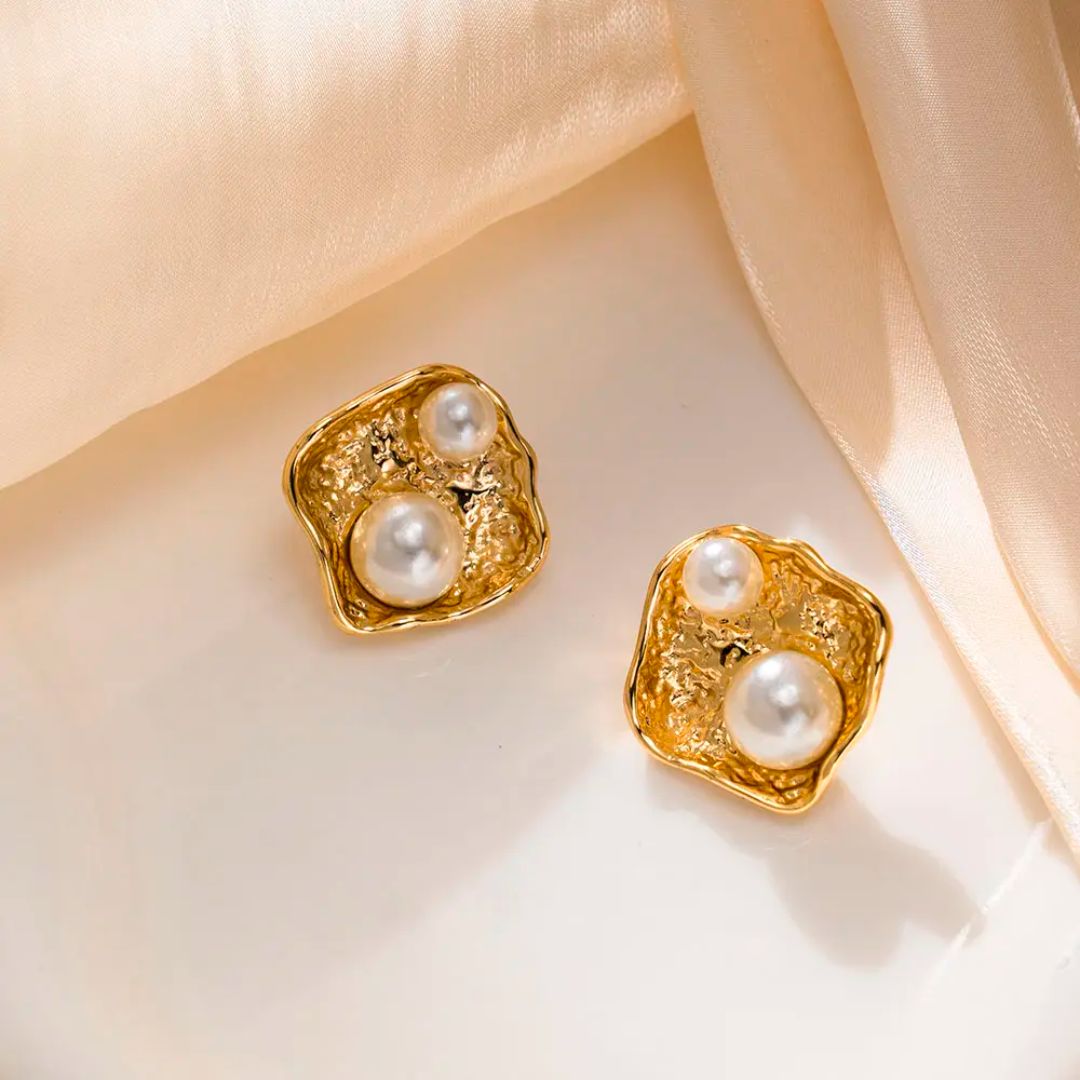 Arana Pearls Earring