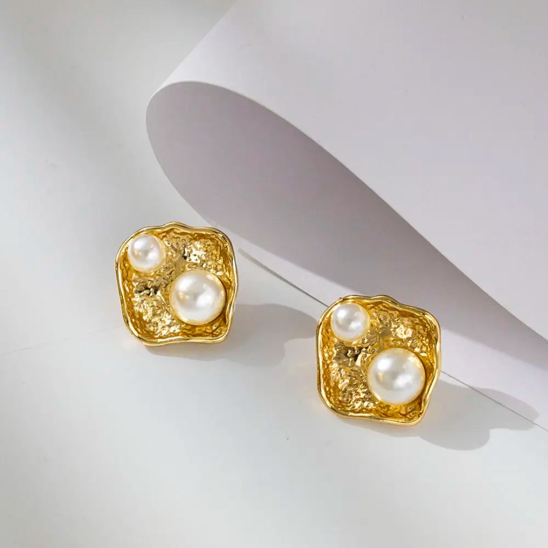 Arana Pearls Earring