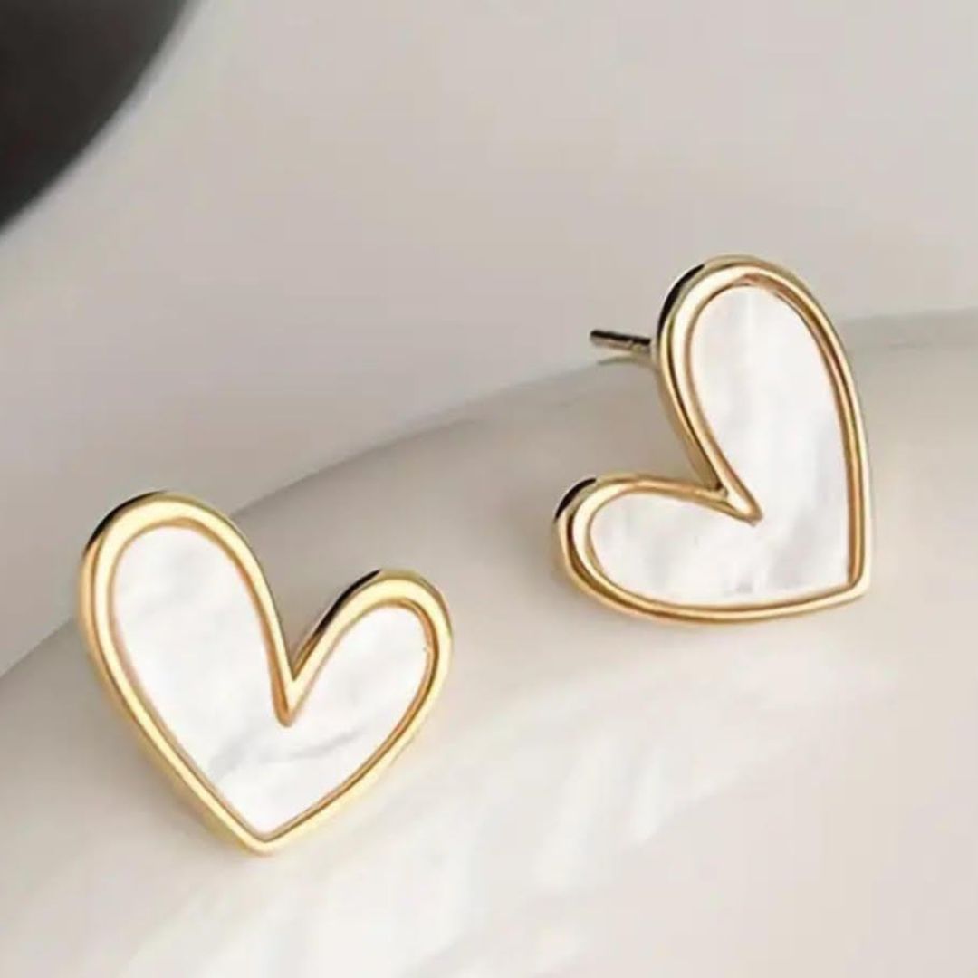 Minimal Heart Earrings