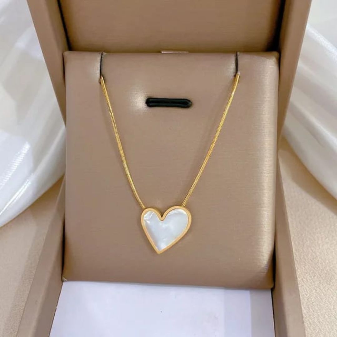 Bling Blogger Heart Neckpiece