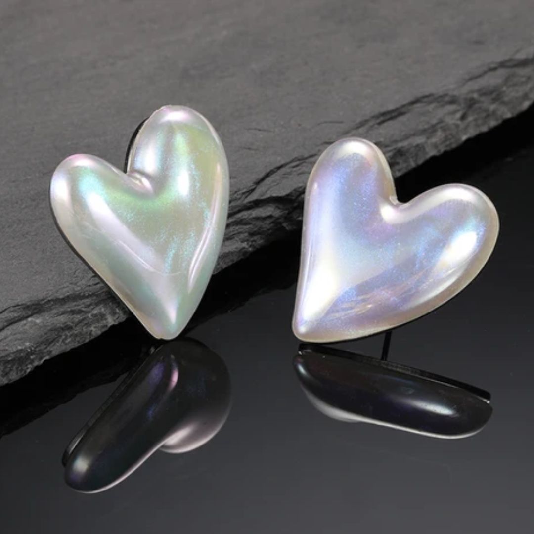Follow Your Heart Pearl Stud Earrings