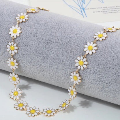 As Fresh As Daisy Neckpiece