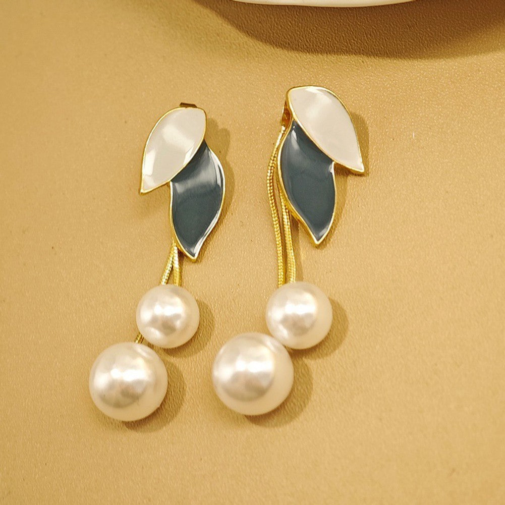 Dual Tone Leaf Pearl Earrings