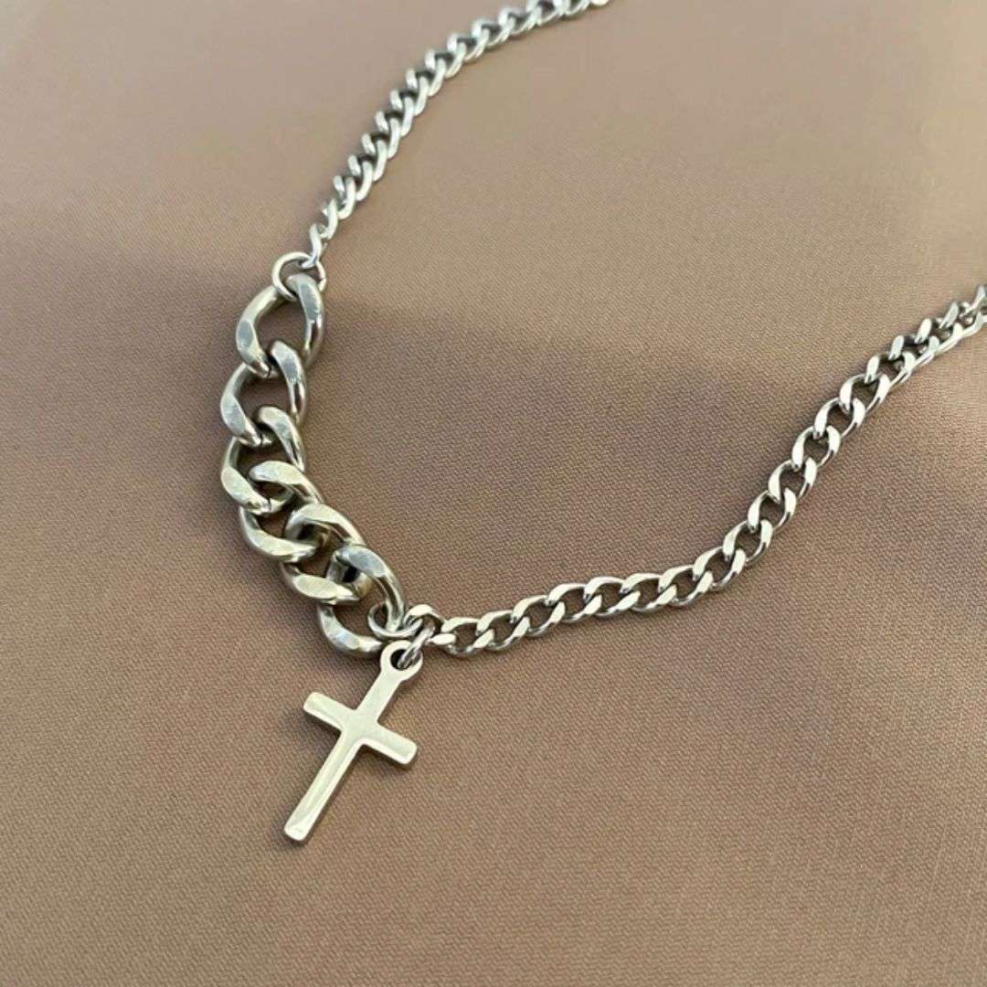 Chunky Spunky Cross Neckpiece