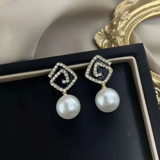 Bling Blogger Pearl Hanging Earrings