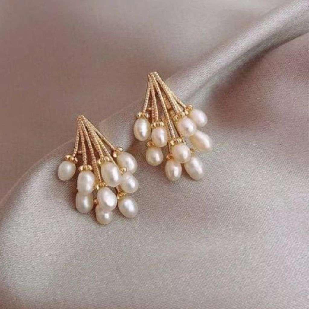 Perky Pearl Earring