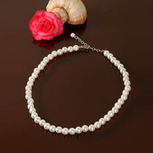 Perky Pearl Choker Necklace
